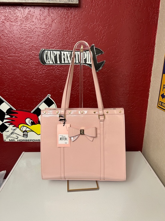 Juicy Couture Handbags - Juicy Couture Light Pink Patent Tote with Bow Accent